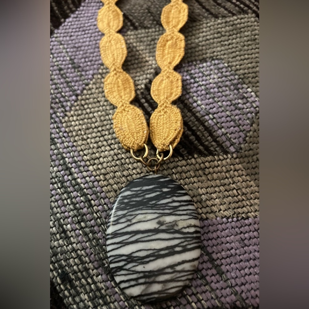 DAVID AUBREY Black Natural Stone Pendant Necklace